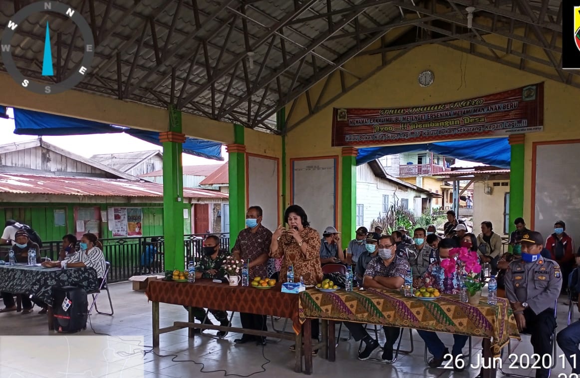 Wakil Bupati Karo Cory Sebayang saat memberikan kata sambutan