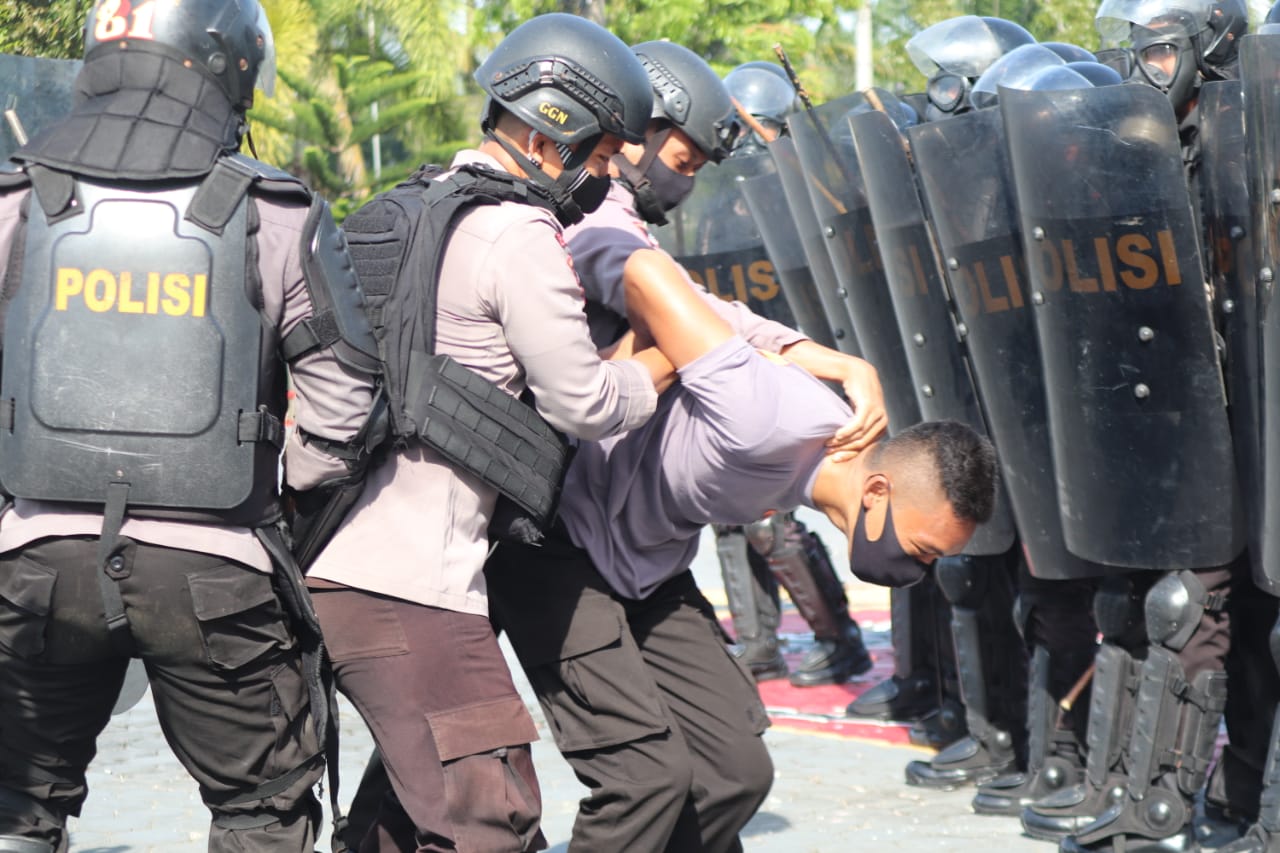 Polda Bengkulu Lakukan Latihan Simulasi Kerusuhan Pemilukada