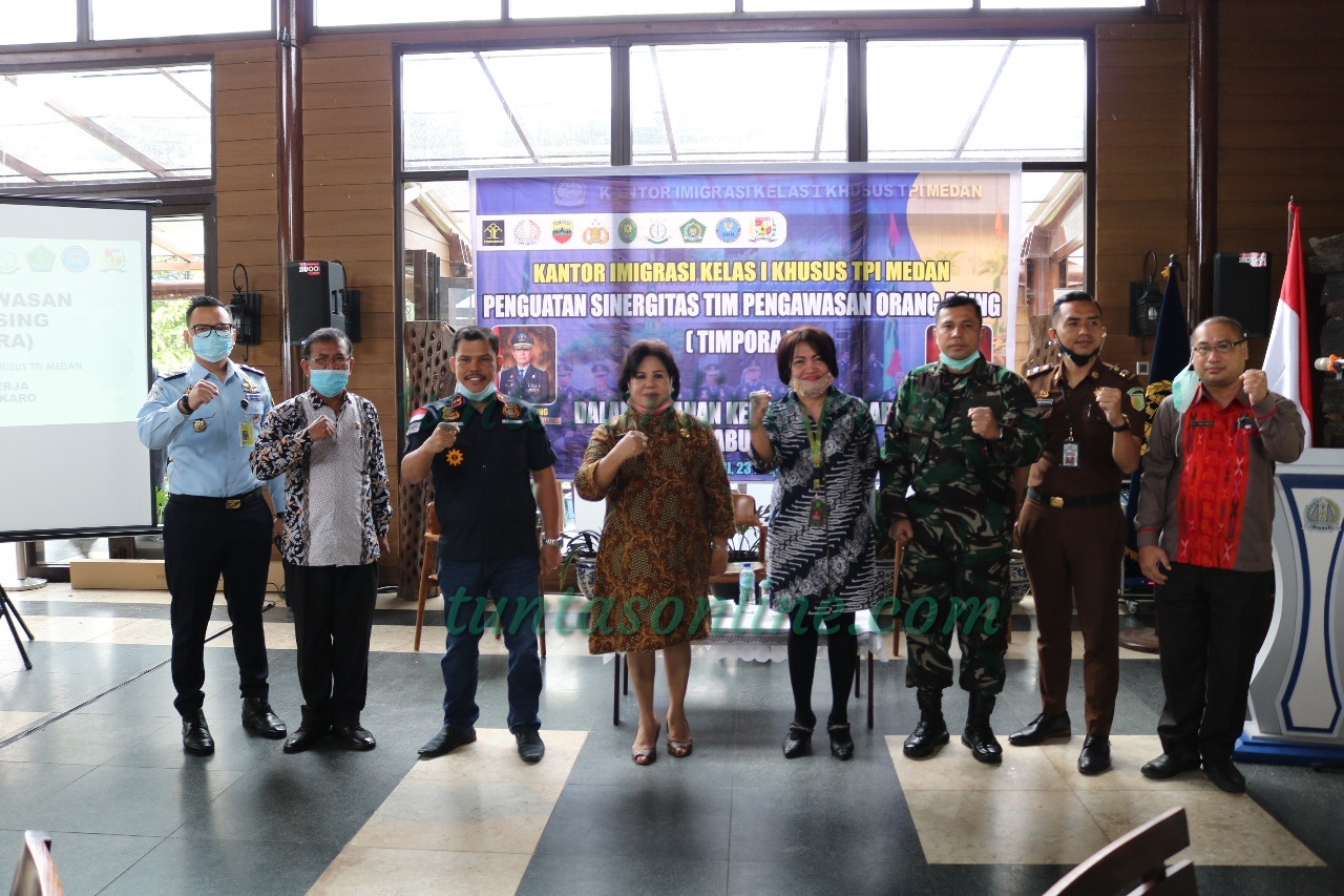 Wakil Bupati Karo Buka Rapat Koordinasi Tim Pengawasan Orang Asing