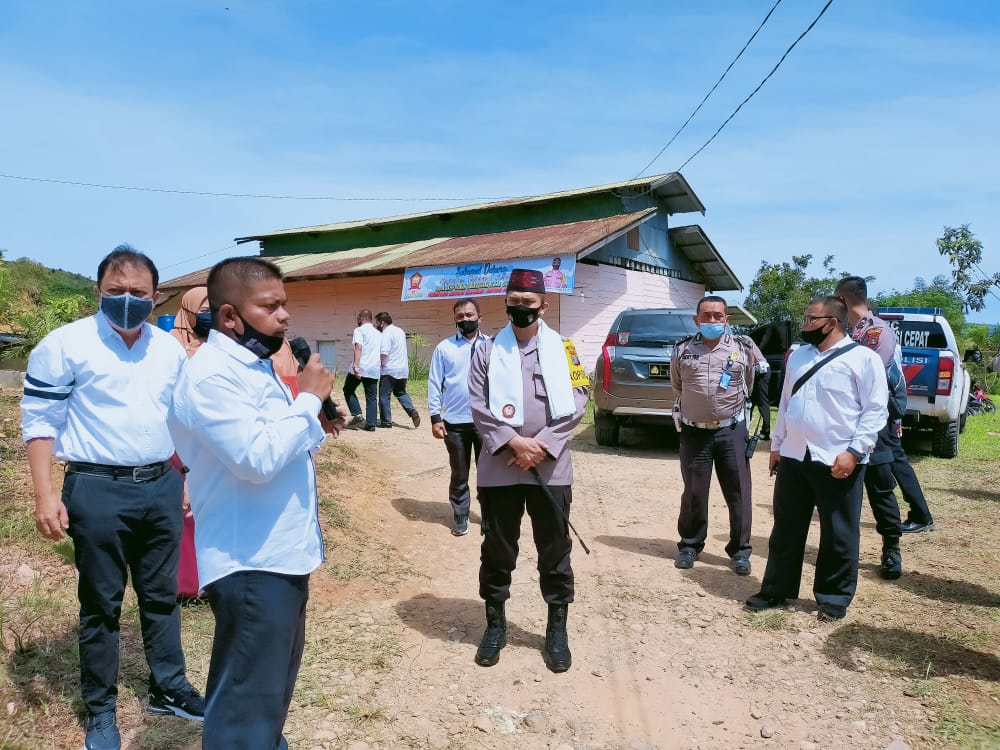 Kunker Saipar Dolok Hole Kapolres Tapsel Kunjungi Polsek dan Masyarakat