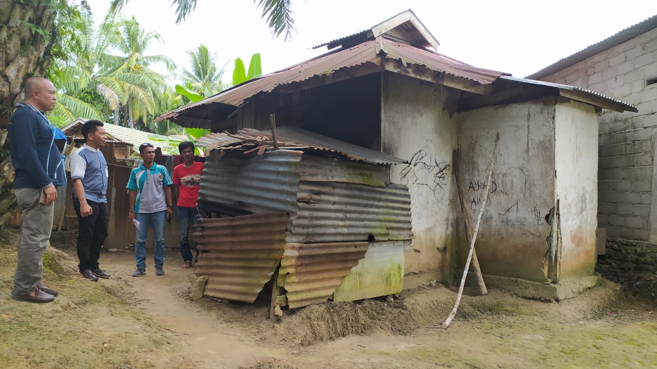Tinggal di Rumah Tak Layak Huni Janda Tua Ini Butuh Bantuan