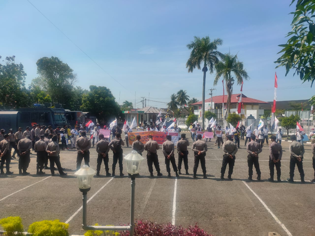 Tolak Omnibus Law Cipta Kerja FSPMI Provinsi Bengkulu Gelar Unjuk Rasa