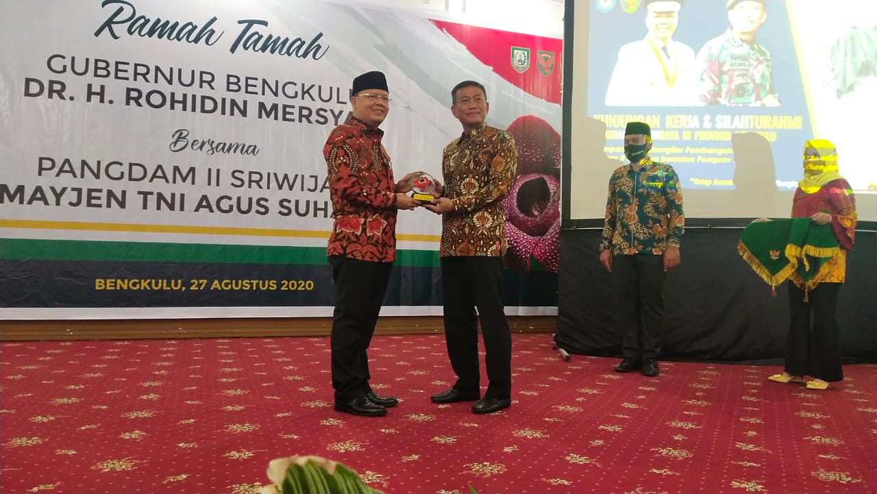 Paparkan Visi Konektivitas Pendorong Ekonomi Gubernur Rohidin Tuai Respon Positif Pangdam II/SWJ