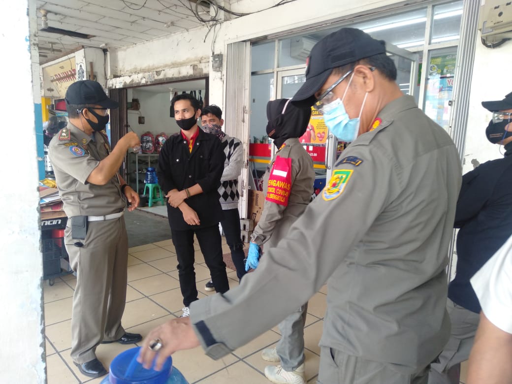 Sosialisasi Pergub Wajib Pakai Masker Tim Gabungan Sasar Pedagang dan Pelaku Usaha