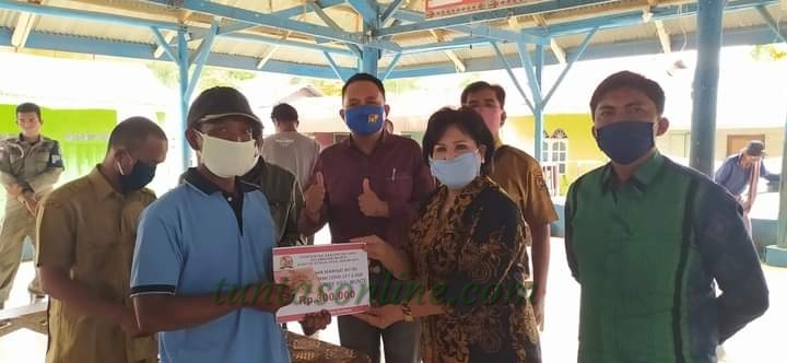 Wabup Karo Pantau Penyaluran BLT-DD di Desa Sarimunte