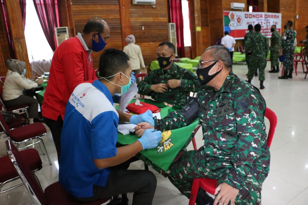 Korem 041/Gamas Gelar Donor Darah Dalam Rangka HUT TNI Ke-75 