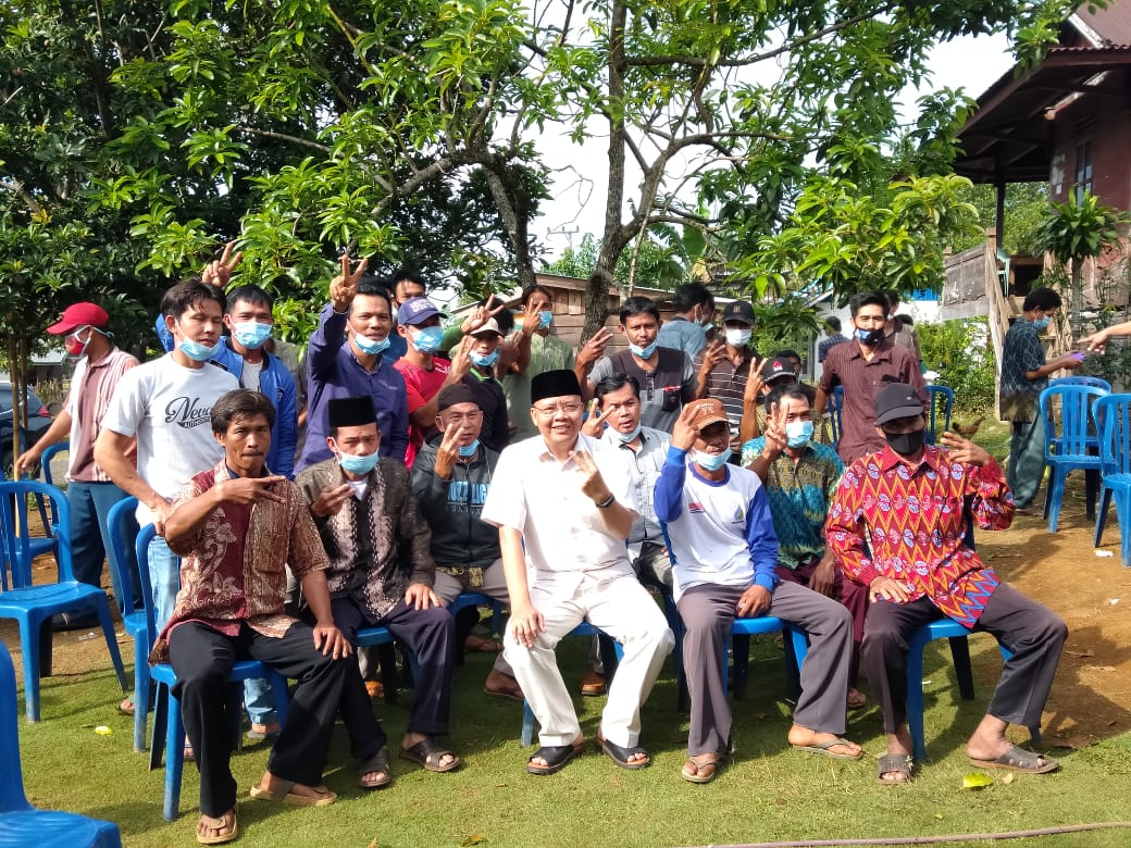 Masyarakat Tanah Hitam Dukung Rohidin-Rosjonsyah Alasannya Paling Mengerti Permasalahan Desa