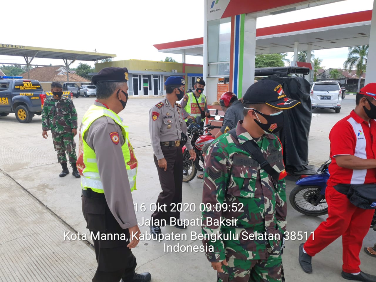 Sosialisasikan Prokes Covid-19 Gabungan TNI-Polri-Satpol PP Bengkulu Selatan Gelar Operasi Yustisi