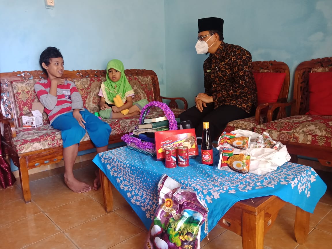 Di Tengah Pandemi Covid-19 Sjobirin Tetap Rutin Kunjungi Anak 