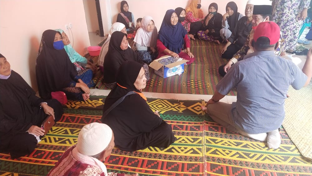 Di sela Kampanye Rosjonsyah Sempatkan Melayat ke Desa Pandan