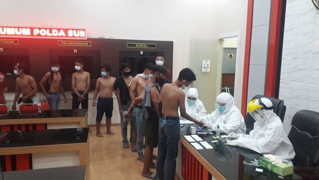 253 Pendemo Anarkis di DPRD Sumut 21 Diantaranya Reaktif Rapid Test