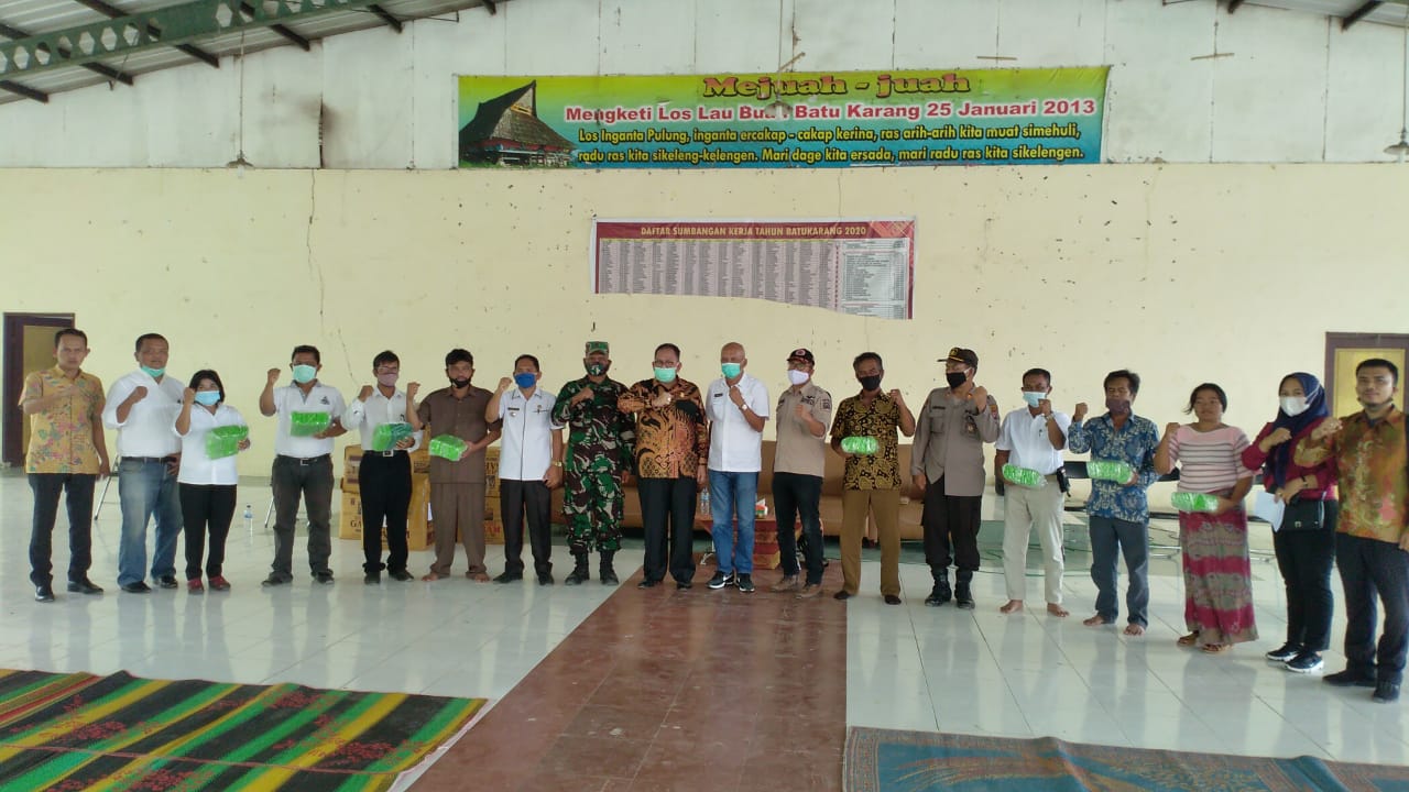 Bagikan Masker Ini Harapan Ketua DPRD SU