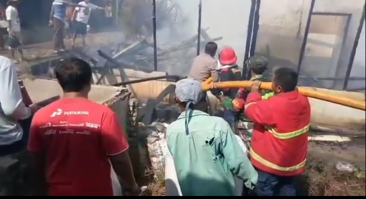 Empat Unit Rumah di Desa Kutabangun Dilalap Si Jago Merah