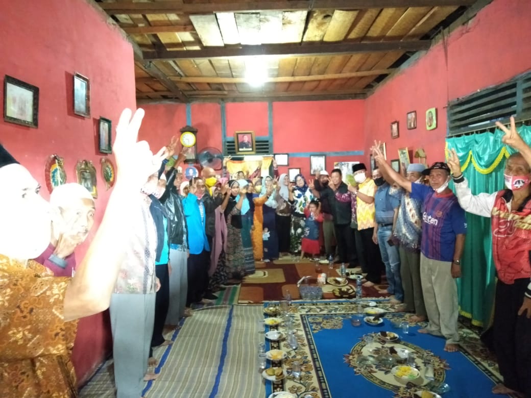 Siap Menangkan R2 Masyarakat Cinto Mandi : Program Alsintan Pak Rohidin Komplit Tidak Hanya Traktor