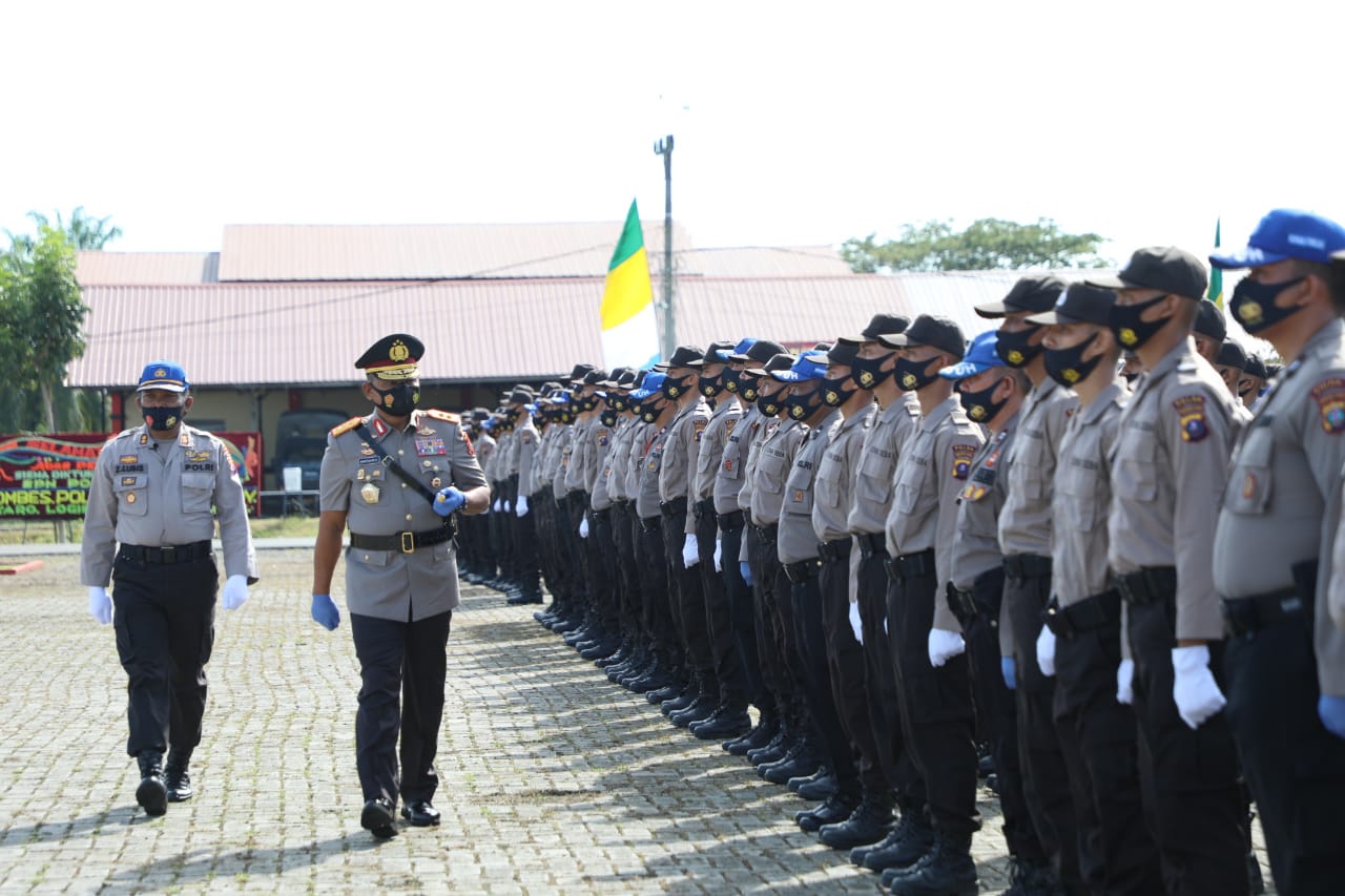 Pimpin Upacara Pembukaan Pendidikan 450 Bintara Polri