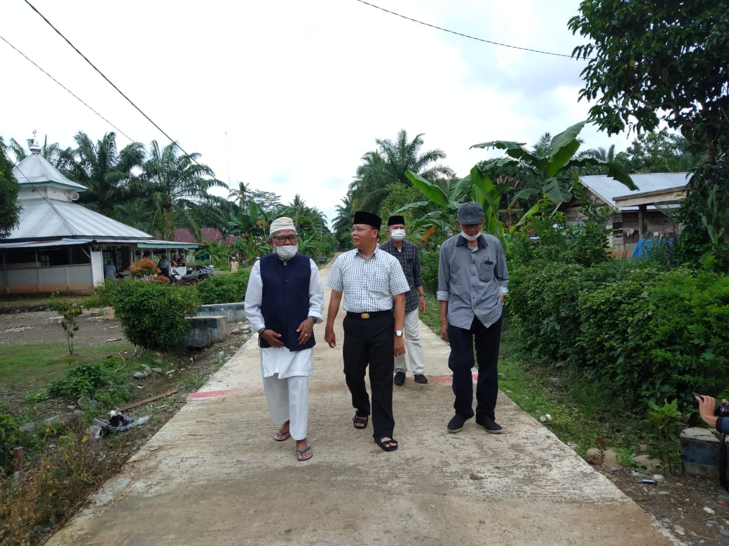 Blusukan Desa di Lubuk Pinang Masyarakat Apresiasi Keseriusan Rohidin Kembangkan Infrastruktur dan Pendidikan