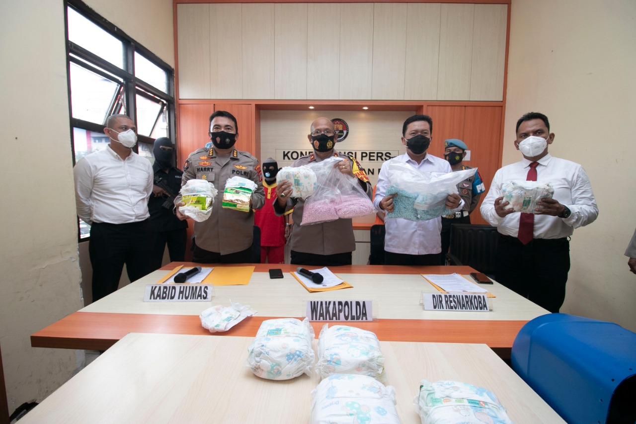 Polda Kepri Amankan 20.000 Pil Ekstasi dan 8,3 Kg Jenis Sabu