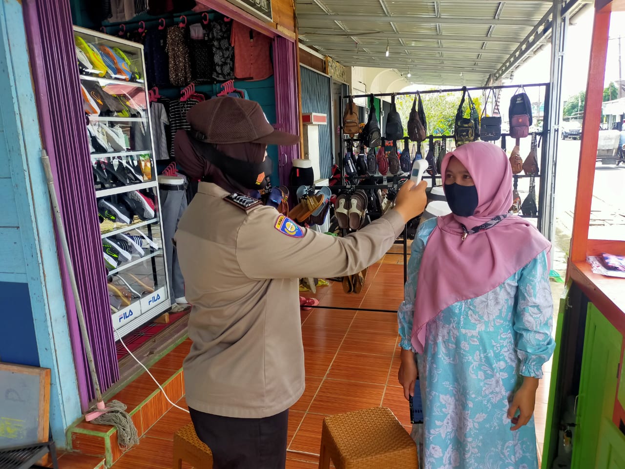 Sasar Pertokoan dan Kawasan Pasar, Polres Lebong Himbau Prokes
