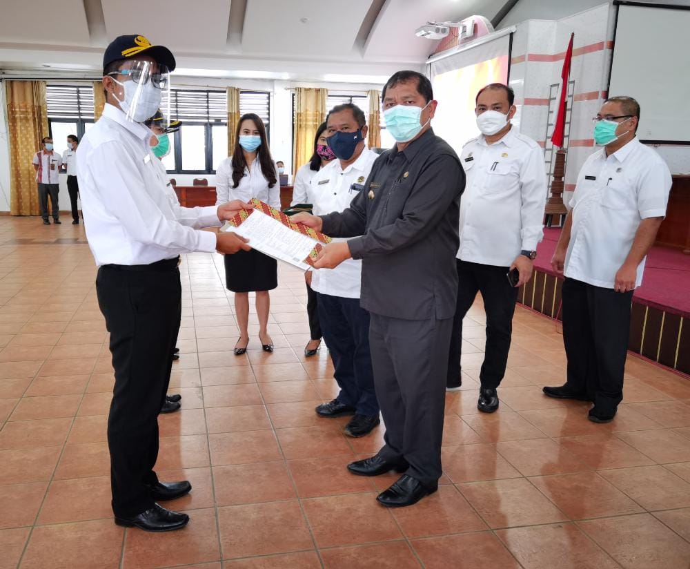 Bupati Karo Serahkan 235 SK CPNS Formasi 2019