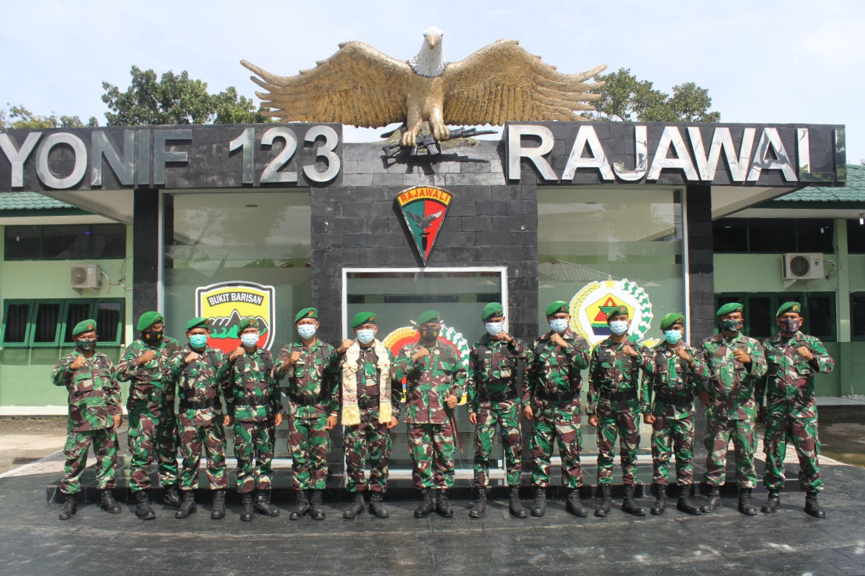 Danyon 123/Rajawali Pimpin Upacara Penyambutan Prajurit