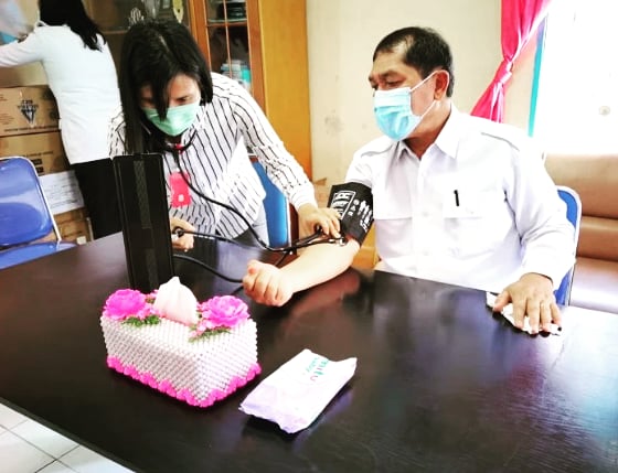 Jelang Vaksinasi Bupati Karo Lakukan Cek Kesehatan