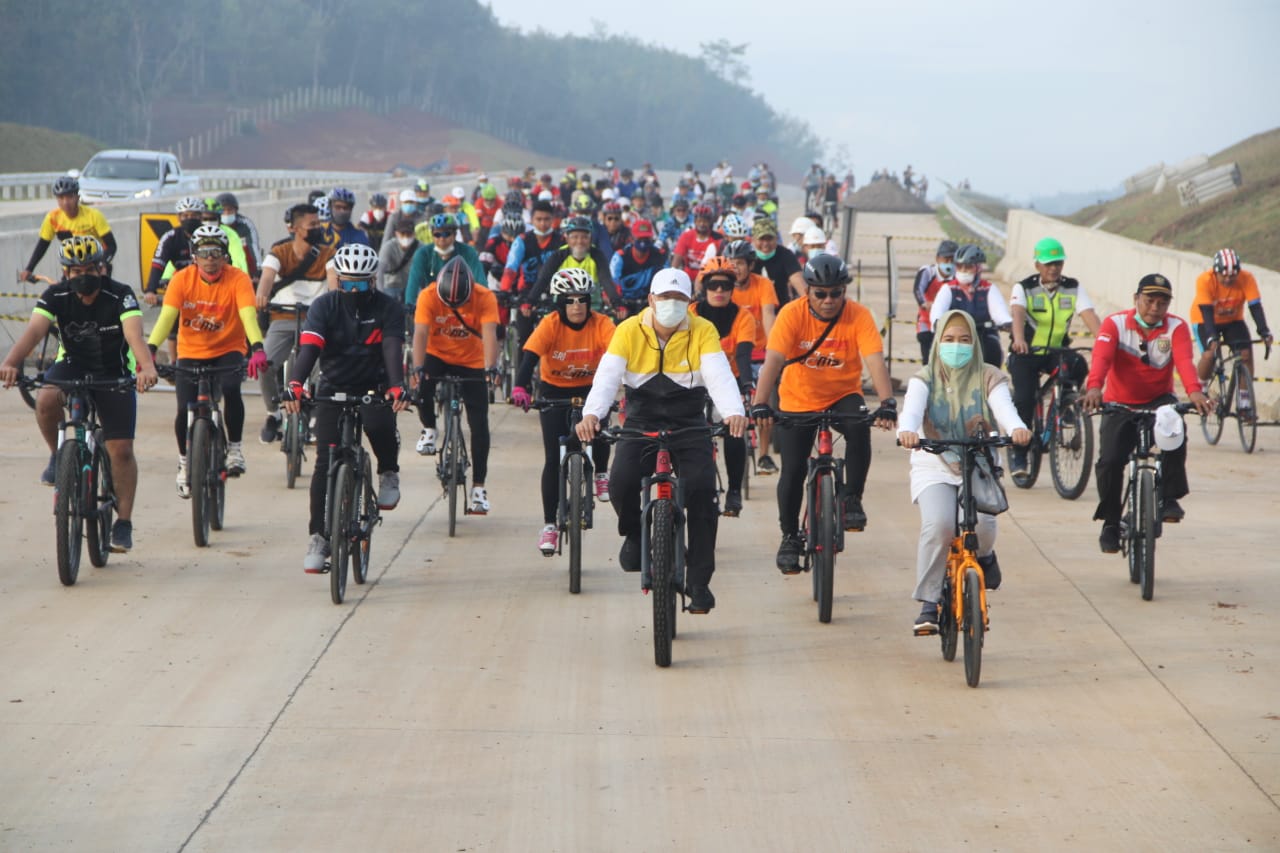 Fun Bike Bersama FKPD Gubernur Rohidin Pantau Progres Pembangunan Tol