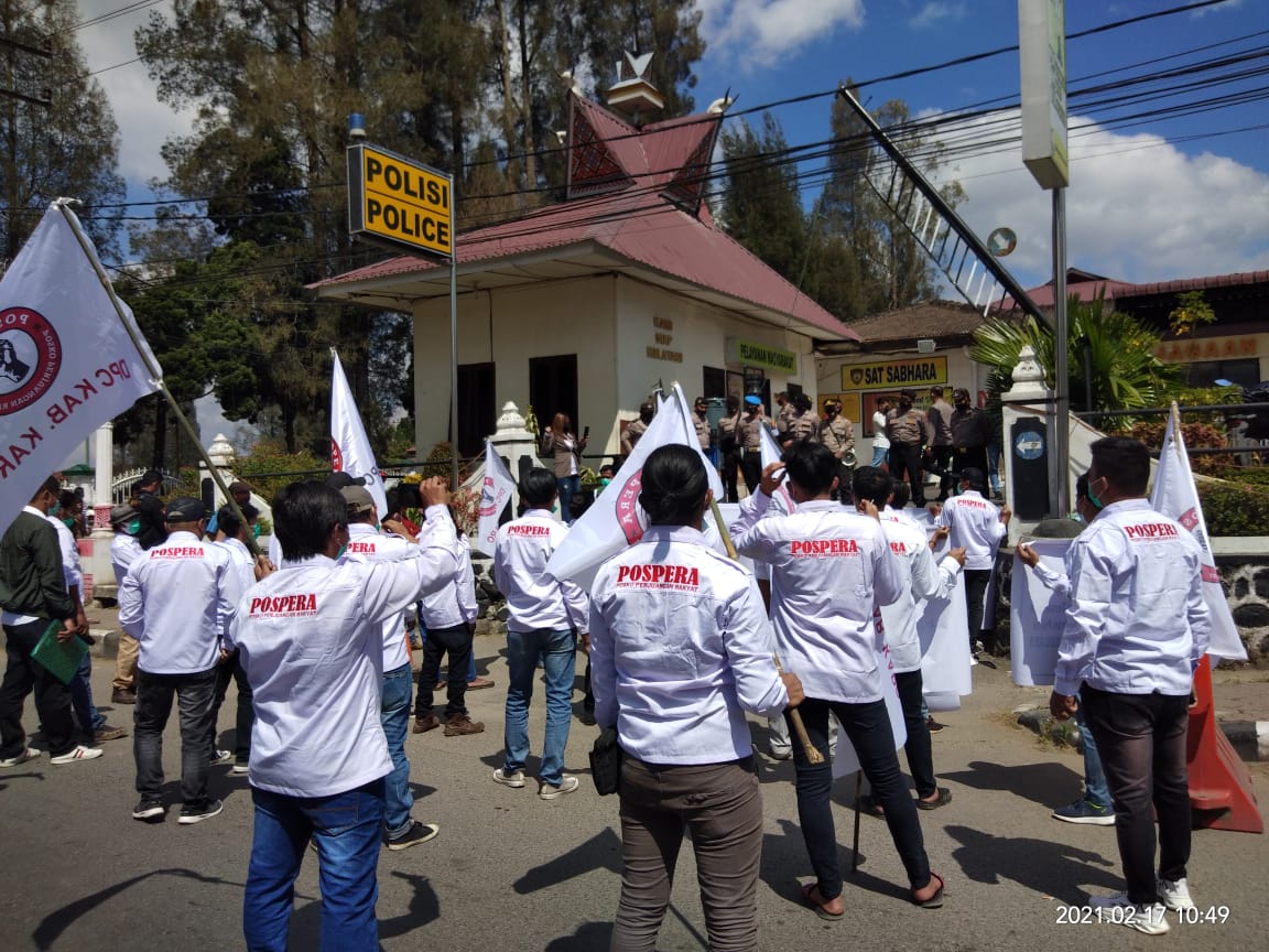 Massa Pospera Lakukan Demo di Polres Tanah Karo