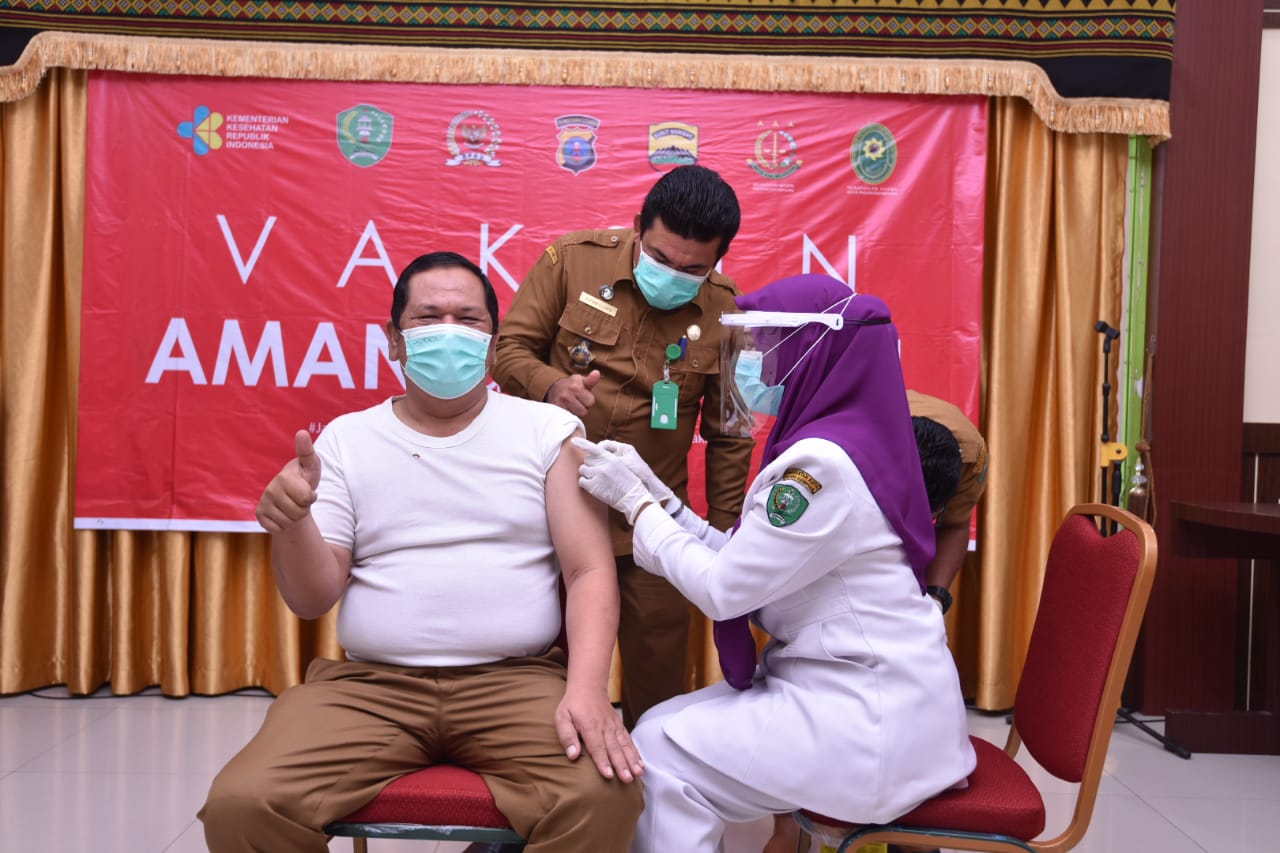 Walikota Padangsidimpuan Jalani Penyuntikan Vaksin Tahap Kedua