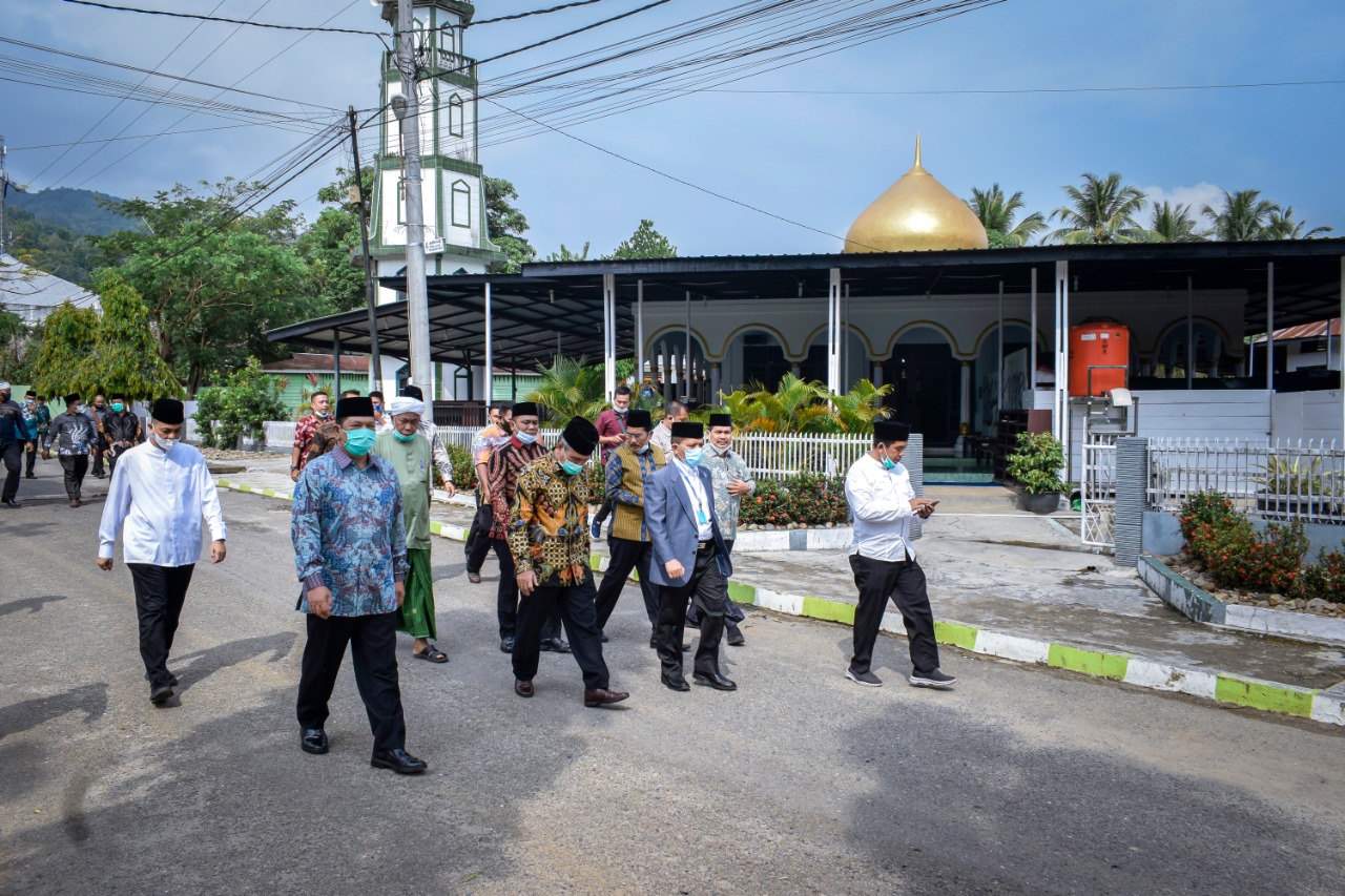 Walikota Padangsidimpuan Letakan Batu Pertama Pembangunan Masjid IAIN