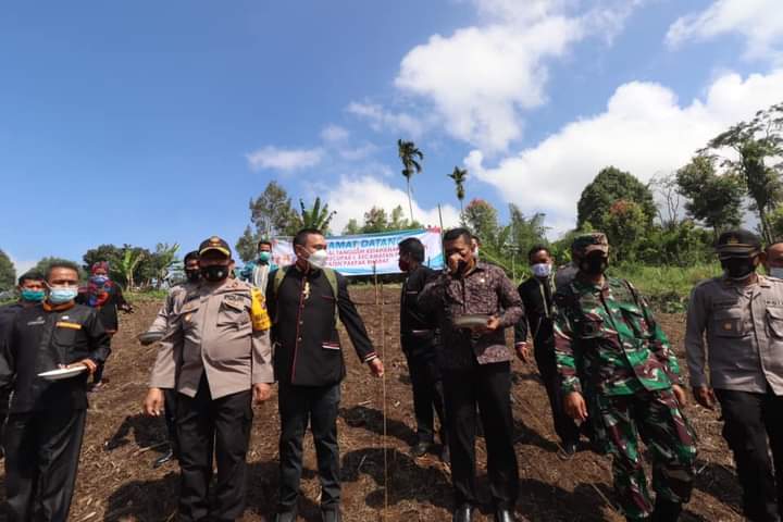 Bupati Pakpak Bharat Ajak Masyarakat Optimalkan Lahan Pertanian Kosong