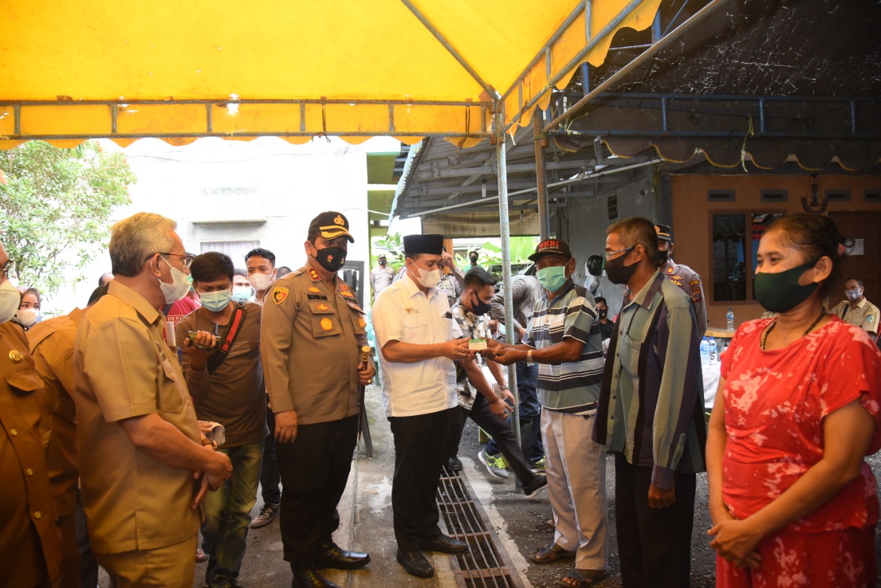 Bupati Batu Bara Serahkan Bantuan 360 Kartu BPJS Kesehatan