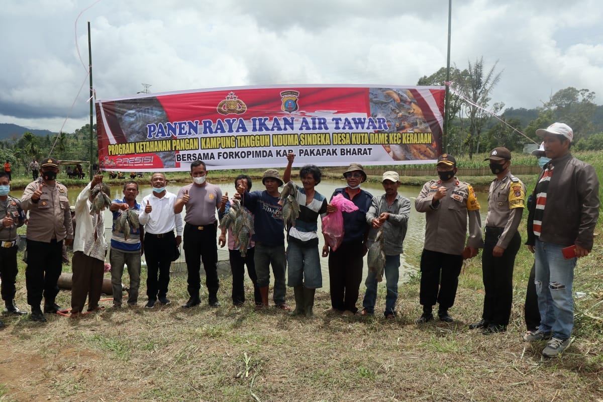 Polres Pakpak Bharat Panen Raya Ikan Bersama Bupati