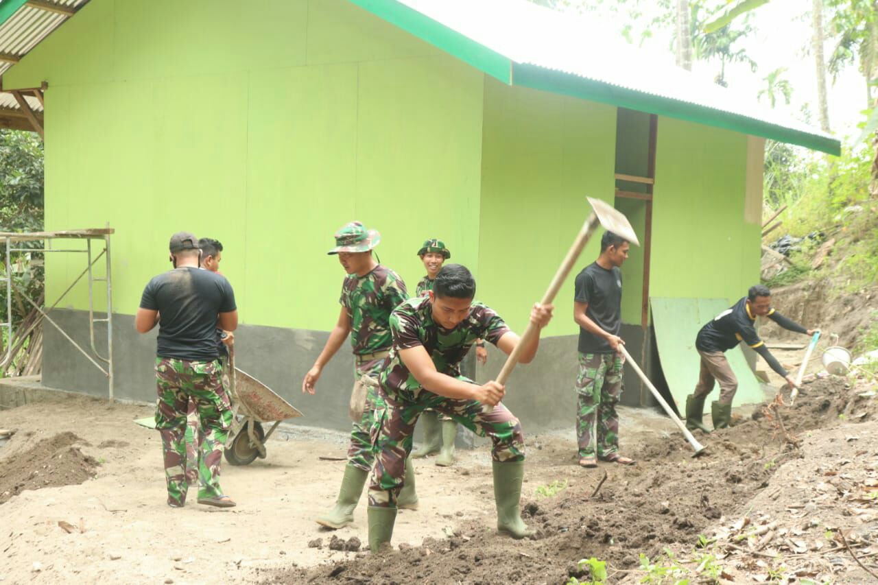 Satgas TMMD Kodim 0111 Bireuen Bergotong-Royong Bangun  RTLH