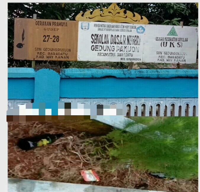 Perkarangan Dijadikan Tempat Mabuk OTD Kepsek SDN Gedung Pakuwon Terkesan Cuek