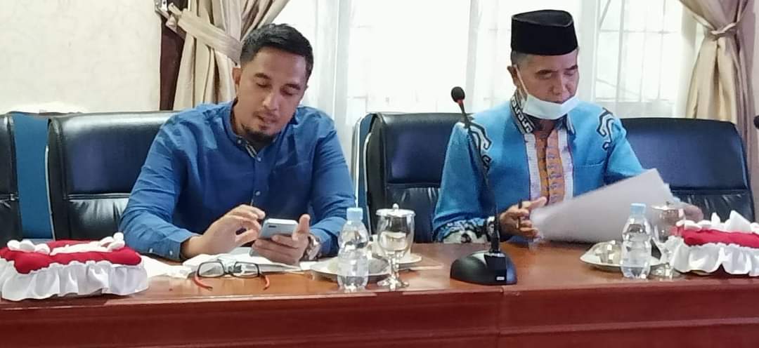 DPRD Lanjutkan Pembahasan Raperda Peredaran dan Penjualan Tuak
