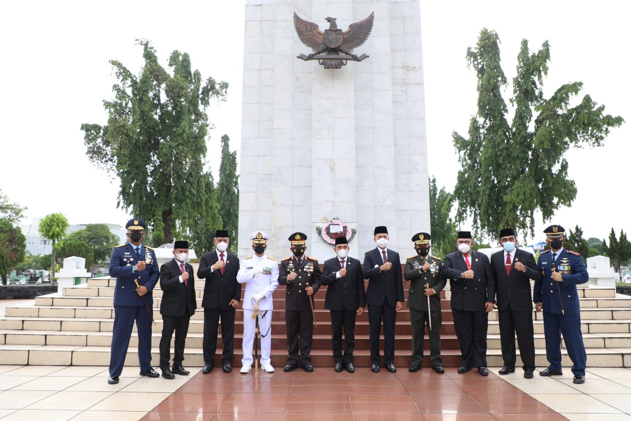 Kapoldasu Ziarah Taman Makam Pahlawan Sambut HUT Provsu ke-73 