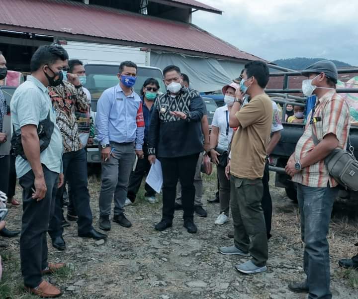 Bupati Dairi Bersama Dirut PD Pasar Cek Harga Bahan Pokok