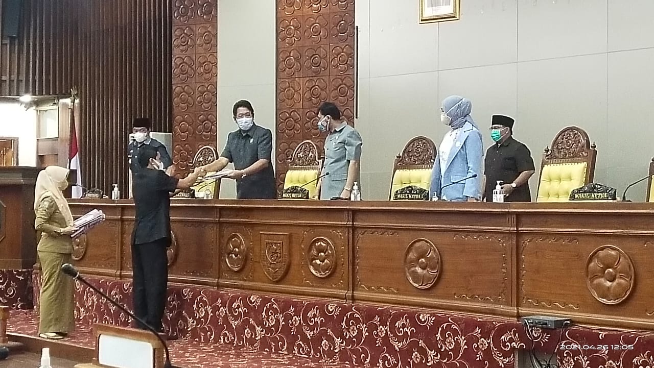 Rapat Paripurna Pansus Sampaikan Laporan Pembahasan Raperda RTRW