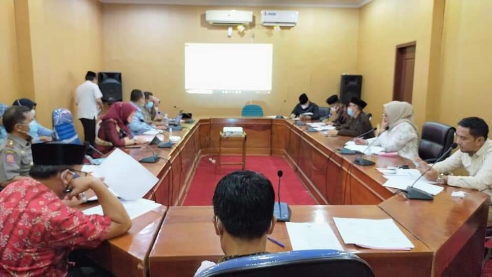 Raperda Larangan Minuman Tuak Selesai Dibahas