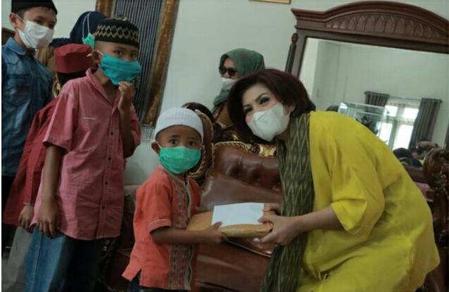 Ketua TP PKK Dairi Santuni Anak Yatim Dan Kaum Dhuafa