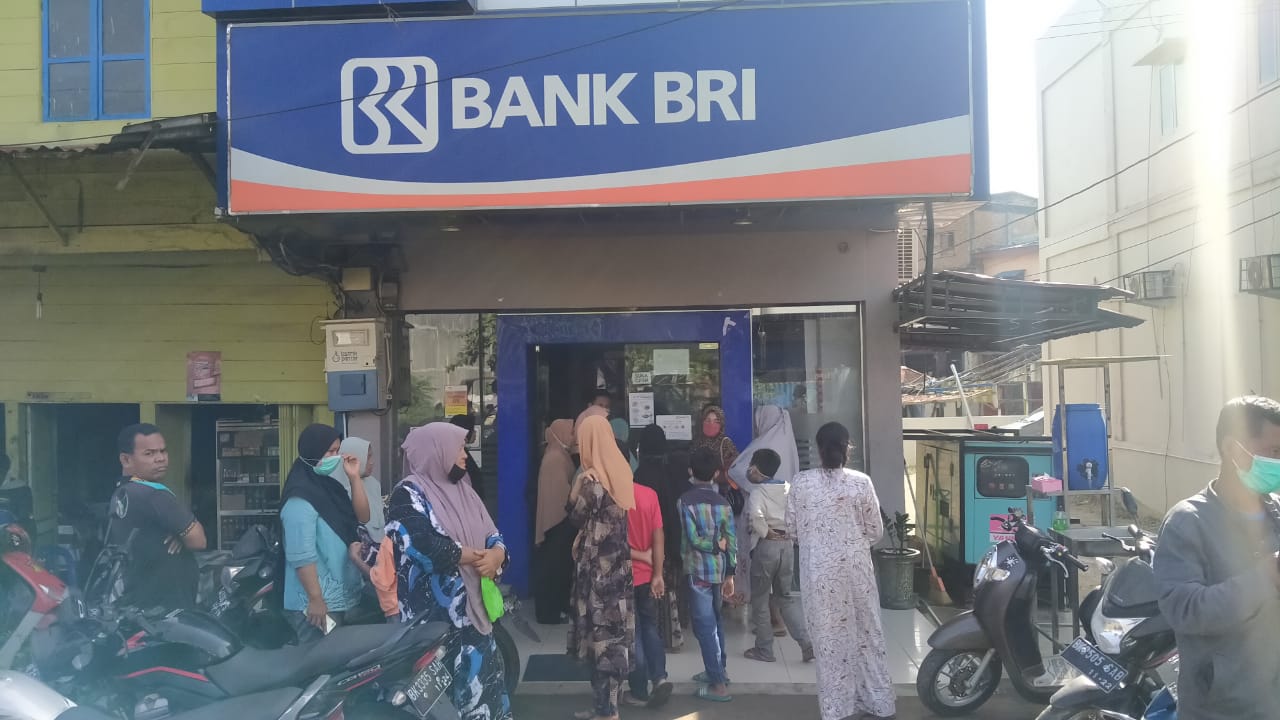 Penerima PIP Aceh Tenggara Sesalkan Pencarian Bantuan Di BRI KCP Tiga Binanga