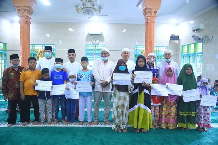 Pemkab Labuhanbatu Berikan Bantuan Vacum Cleaner ke Masjid