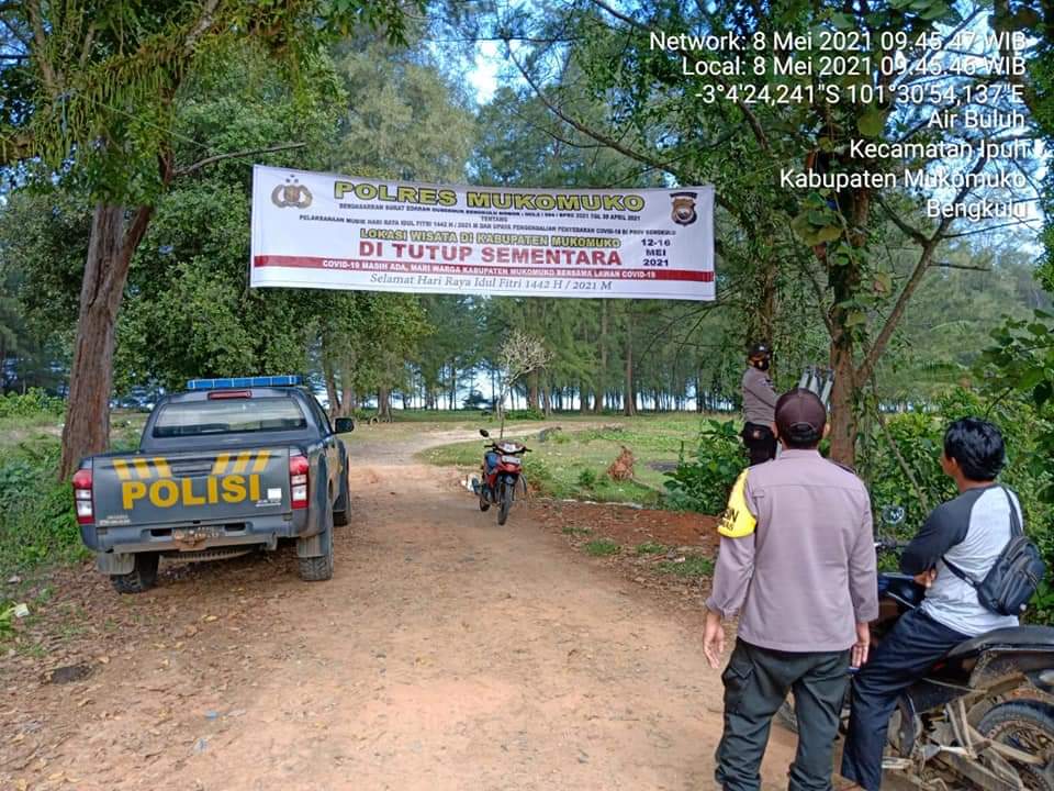 Pencegahan Covid-19, Polres Mukomuko Pasang Spanduk Penutupan Lokasi Wisata