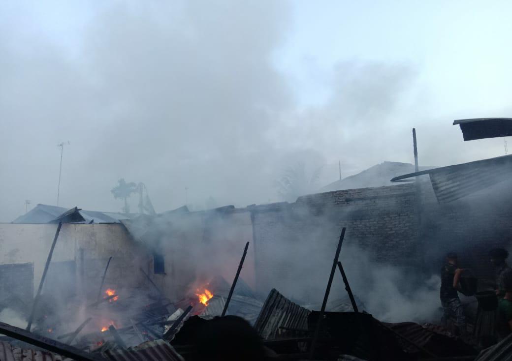 Akibat Korsleting Listrik 3 Rumah Warga Lorong Bunga Hangus Dilalap Sijago Merah