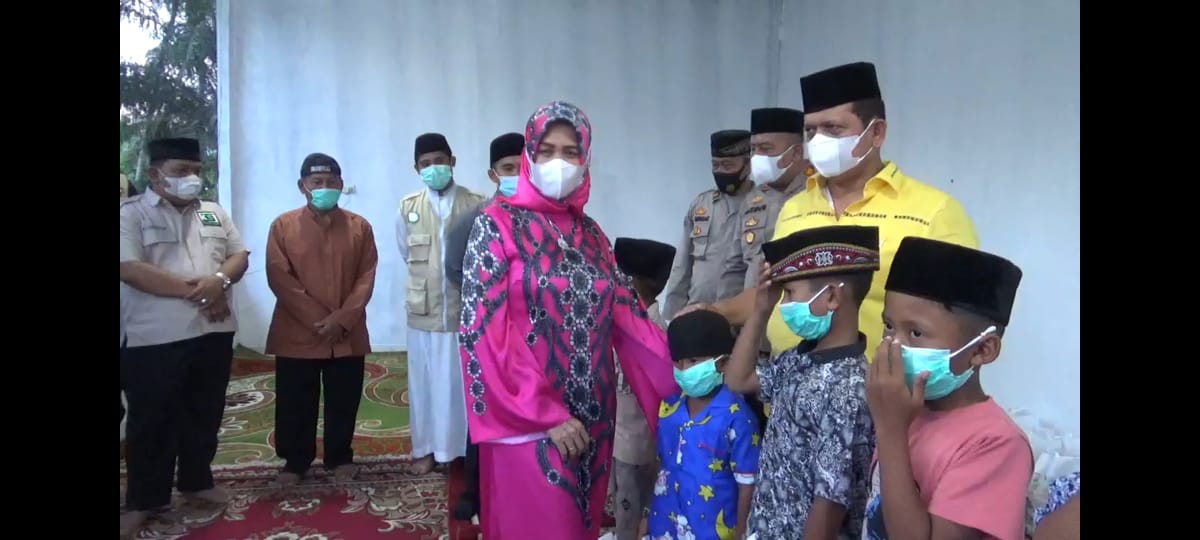 Komunitas Sedekah Jum'at Berbagi dan Berbuka Puasa dengan Kaum Dhuafa