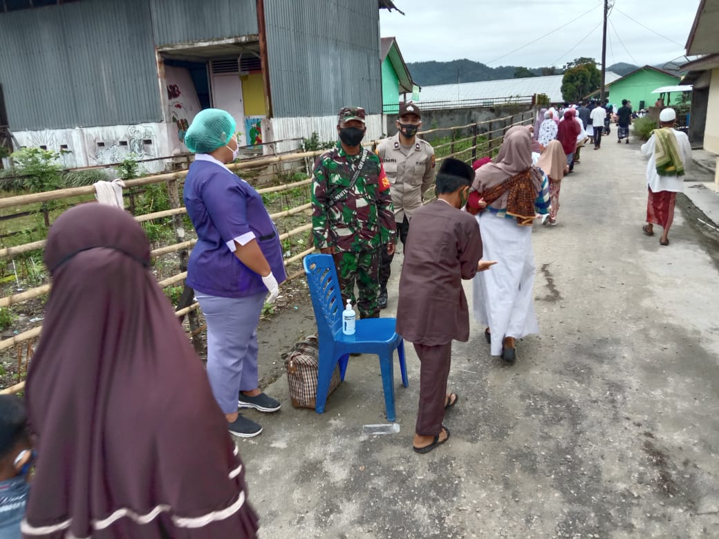 Pengamanan Solat Ied Polres Pakpak Bharat-TNI Bersama Pak Swakarsa Turunkan 83 Personel