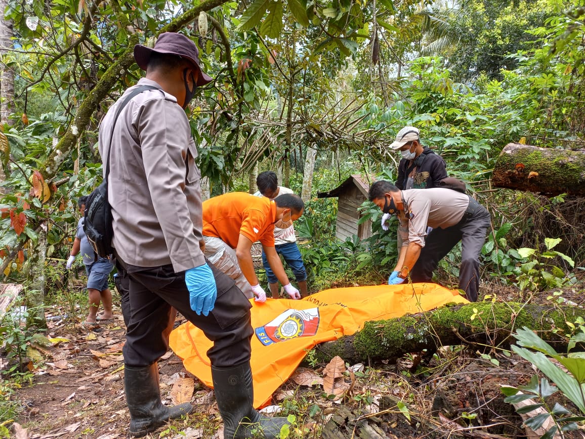 Seorang Nenek Ditemukan Tewas Mengenaskan