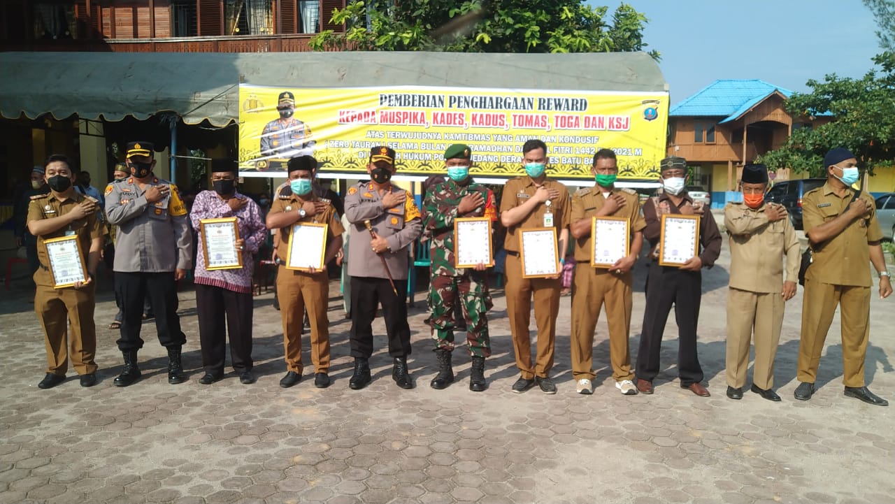 Atas Kerja Sama Kapolres Batu Bara Berikan Reward Ke Tokoh Masyarakat