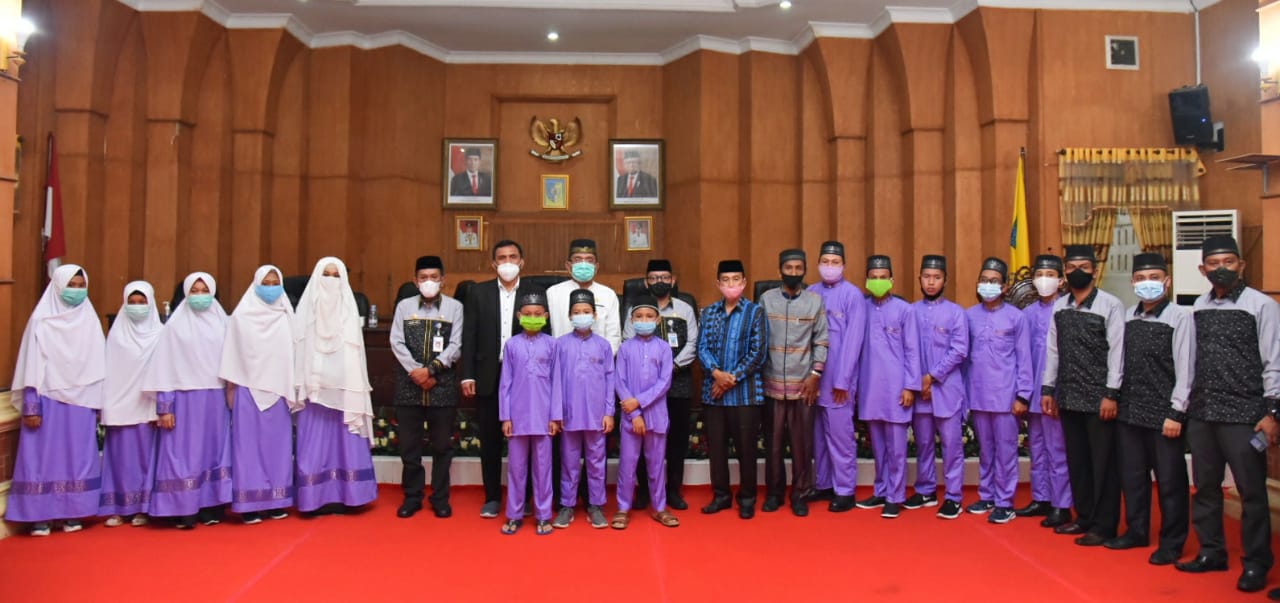 Bupati Batu Bara Lepas 15 Peserta dan 10 Official Ikuti STQH Tingkat Provsu