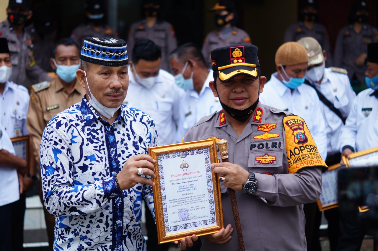  Jaga Kondusifitas Wilayah Hukum Kapolres Batu Bara Beri Reward Ke Tokoh Masyarakat